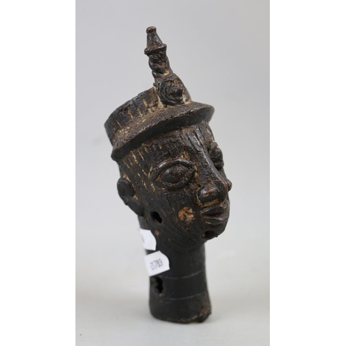 118 - Early bronze head