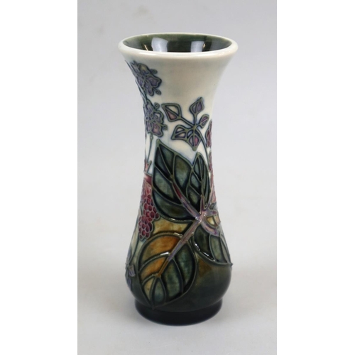 206 - Small Moorcroft vase - Approx height: 13cm