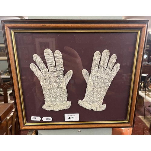 469 - Framed lace gloves