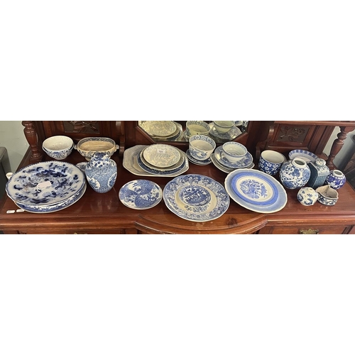 524 - Quantity of antique blue and white china