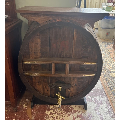 526 - Calvados barrel bar - Approx size: W: 82cm D: 38cm H: 107cm