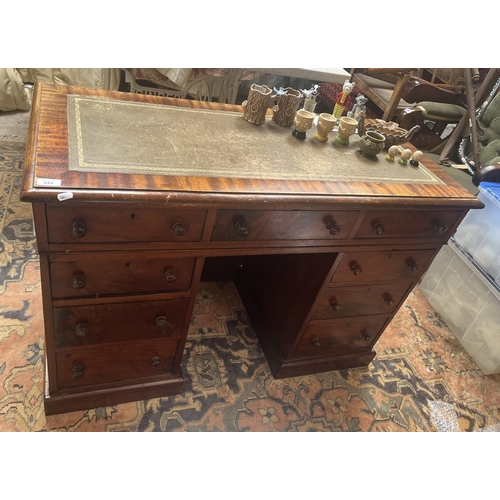 544 - Antique leather top pedestal desk - Approx size: W: 110cm D: 51cm H: 74cm