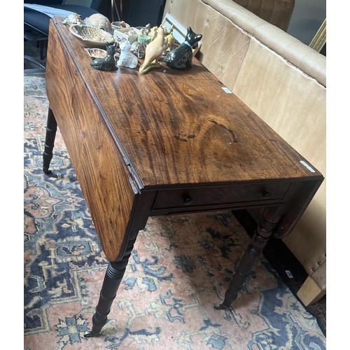 545 - Mahogany Pembroke table