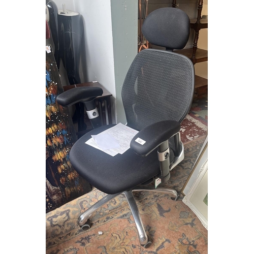 548 - High back executive mesh chair - Ergo-Tek
