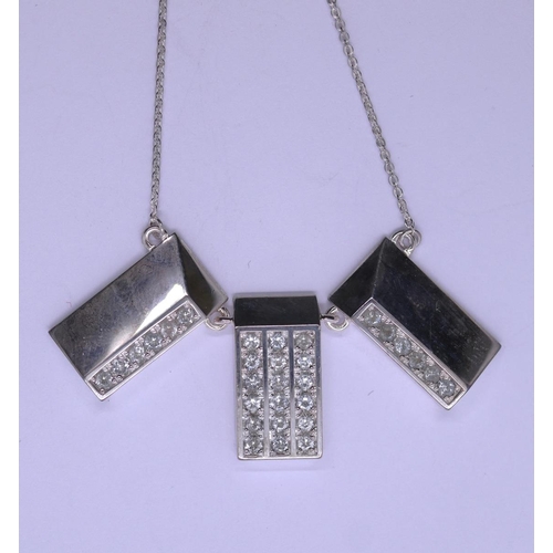 75 - Ruifer boxed silver and topaz pendant necklace