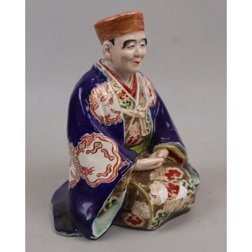 158 - 19thC figure of Chinese man - Approx height: 17cm