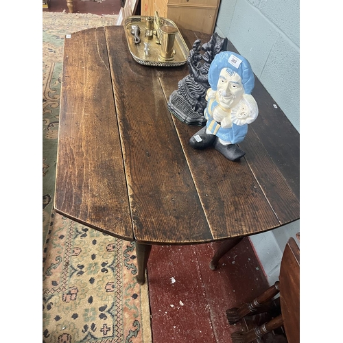 381 - Antique table