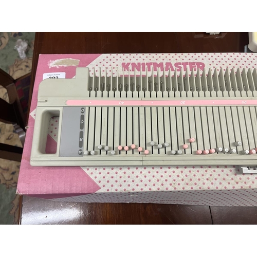 392 - Knitmaster Zippy 90 knitting machine in box