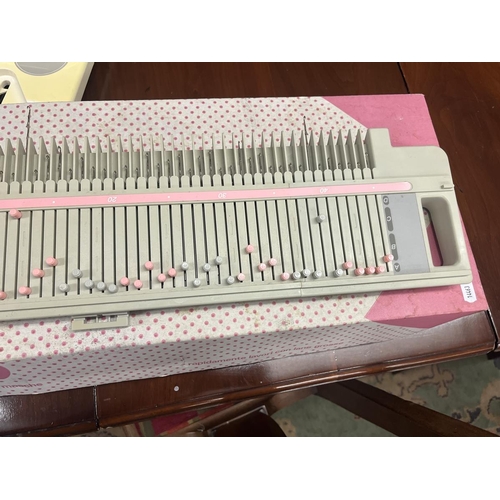 392 - Knitmaster Zippy 90 knitting machine in box