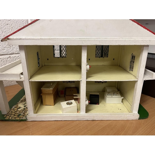 419 - Vintage dolls house etc