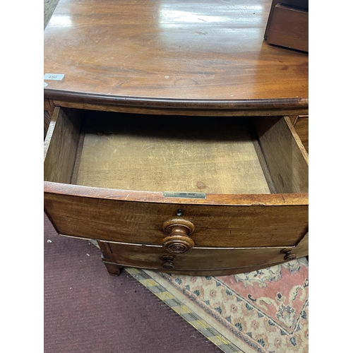 459 - Victorian mahogany 2 over 3 bow front chest of drawers - Approx size: W: 108cm D: 54cm H: 106cm