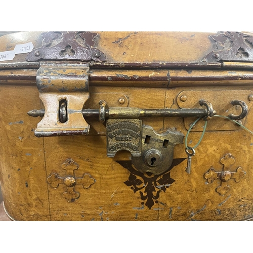 489 - Metal travel trunk - The Torquay Dress Box