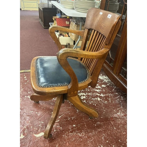594 - Oak office swivel chair