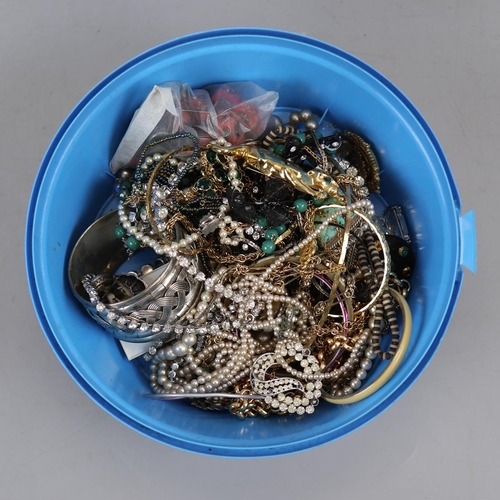 86 - Collection of costume jewellery to include silver