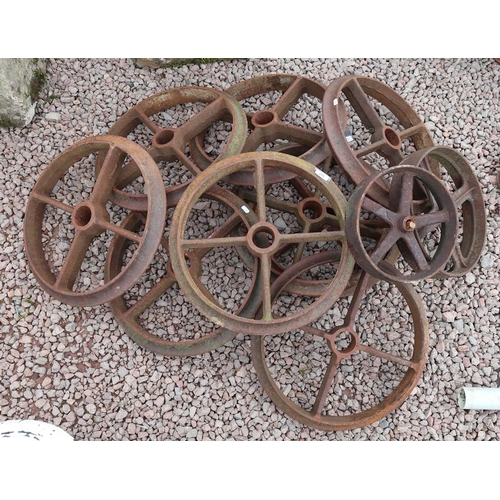 157 - Large collection of metal shepherd huts wheels