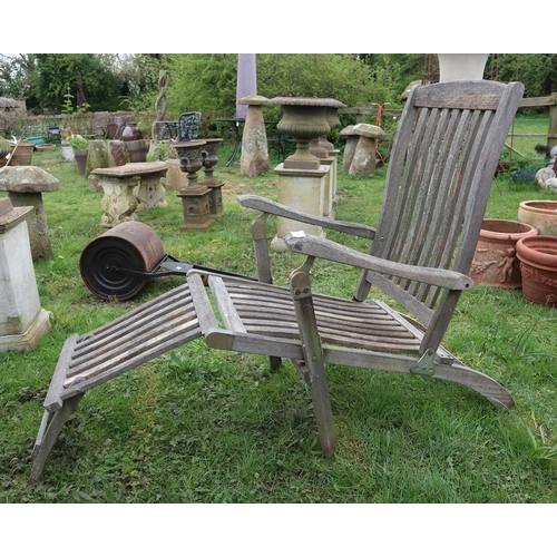 175 - Teak steamer chair