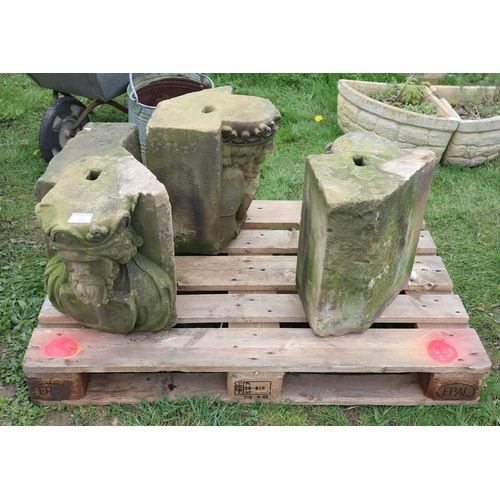 181 - 3 large architectural stone carvings - Approx height: 43cm