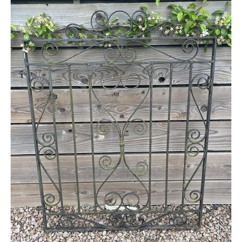 230 - Metal garden gate - Approx width: 93cm H: 121cm