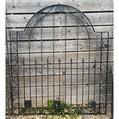 233 - Metal driveway gate - Approx width: 162cm H: 182cm