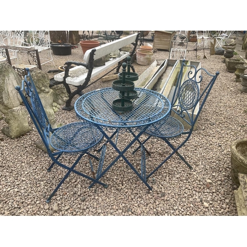 409 - Metal bistro table and 2 chairs