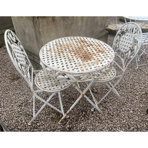 428 - Metal bistro table with 2 chairs