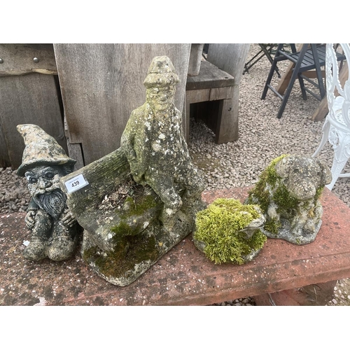 439 - 4 stone garden ornaments