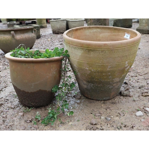 525 - Large and small plant pots