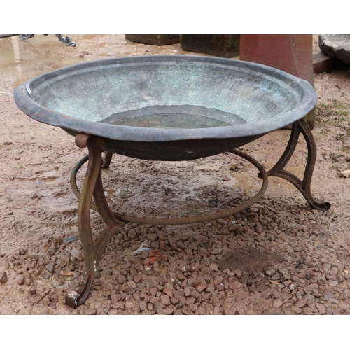 547 - Metal firepit/planter on base - Approx D: 72cm  H: 36cm