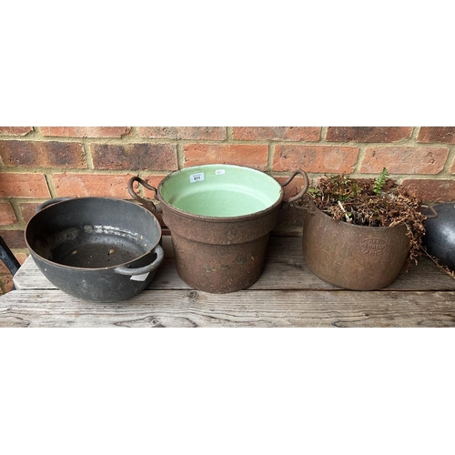 611 - 3 antique cast-iron pots