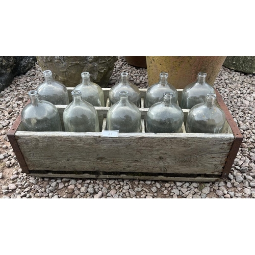 62 - Set of 10 old glass bottles in wooden case