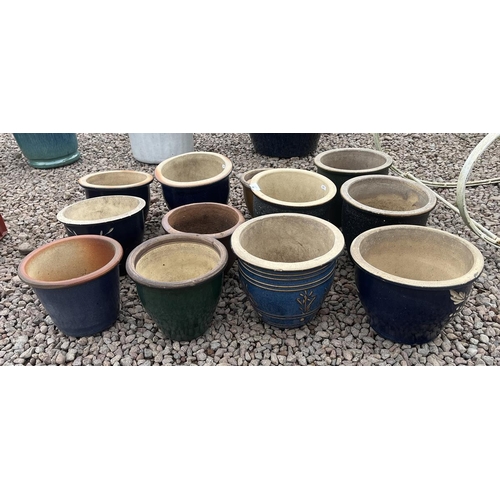 86 - 14 small glazed plant pots