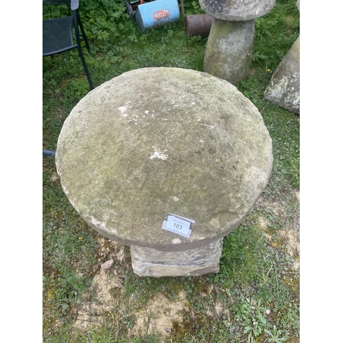 103 - Tall antique staddle stone - Approx height: 111cm