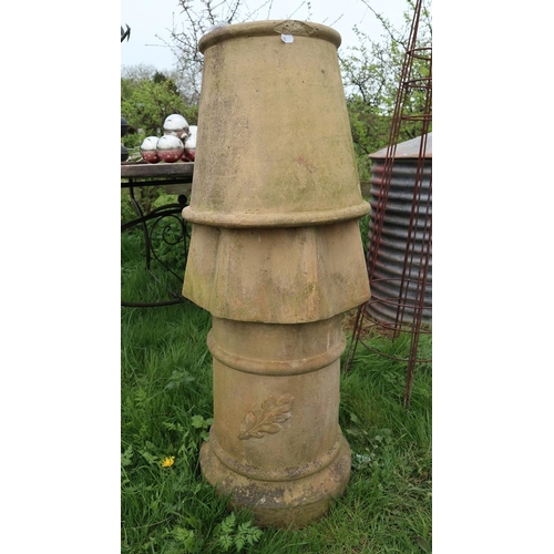 172 - Small chimney pot and cowl