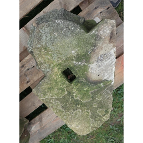 181 - 3 large architectural stone carvings - Approx height: 43cm