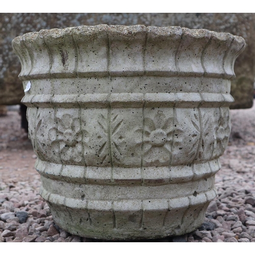 314 - Round stone planter