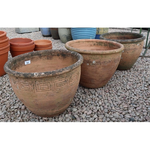 342 - Set of 3 terracotta pots