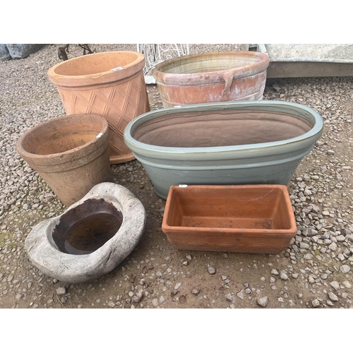 378 - Collection of planters to include terracotta examples