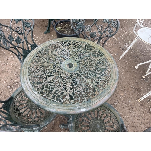 443 - Metal garden table with 4 chairs