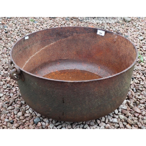 464 - Cast iron cooking pot with handle