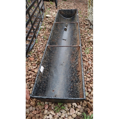 474 - Small metal feeder trough