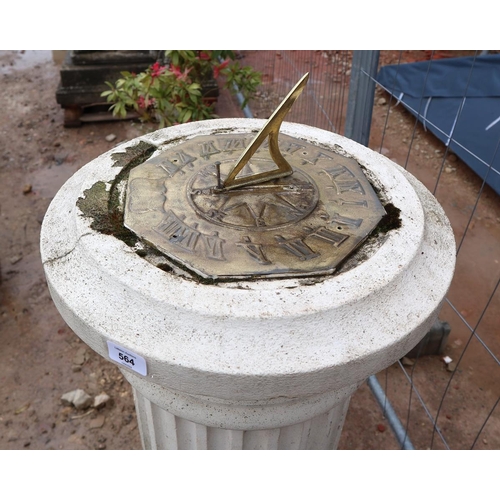 564 - Large stone sundial - Approx height: 117cm