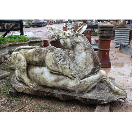 578 - Impressive and large marble statue of a horse being attacked by a lion after Ruggero Bescape - Note:... 