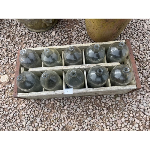 62 - Set of 10 old glass bottles in wooden case