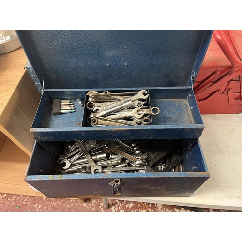 702 - Good collection of tools in 6 tool boxes