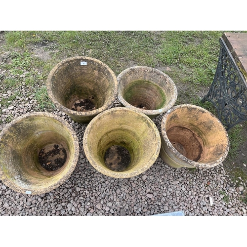 81 - 5 large terracotta plant pots - Approx H: 39cm D: 41cm