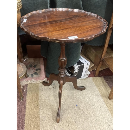 266 - Mahogany pie crust wine table