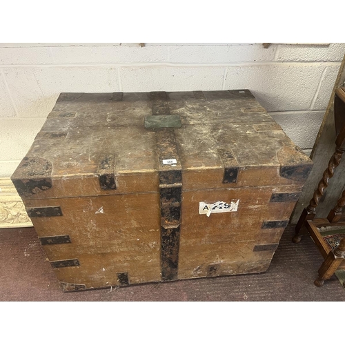 368 - Large Elkington & Co Silversmiths lock box - Approx size: W: 81cm D: 57cm H: 57cm