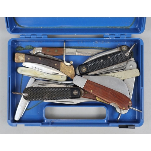 183 - Collection of pen knives to include Lucas example