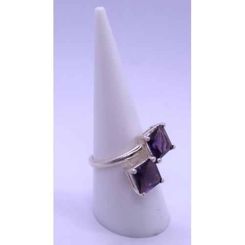 19 - Silver and amethyst ring - Size P