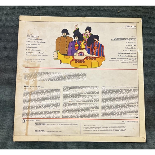 228 - Beatles Yellow Submarine - First press stereo red line sleeve